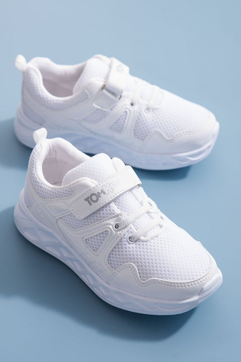 TonnyBlack White Kids Sports Shoes