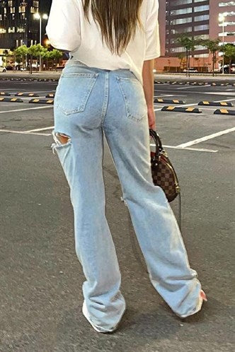 Madmext Women's Ice Blue Ripped Detailed Straight Leg Jeans Mg1164