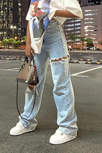 Madmext Women's Ice Blue Ripped Detailed Straight Leg Jeans Mg1164