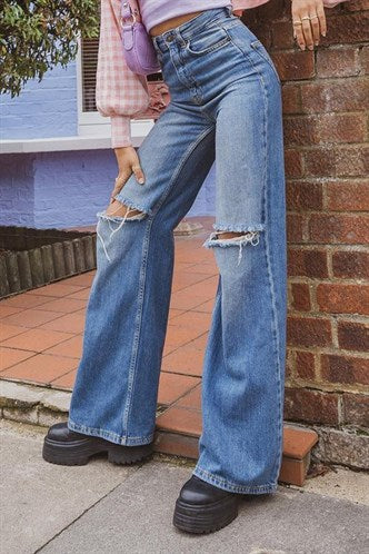 Madmext Women's Blue Ripped Straight Leg Jeans Mg1160